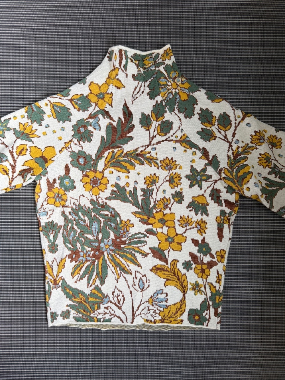 *never worn* Anthropologie sweater (size XS) - Picture 5 of 10